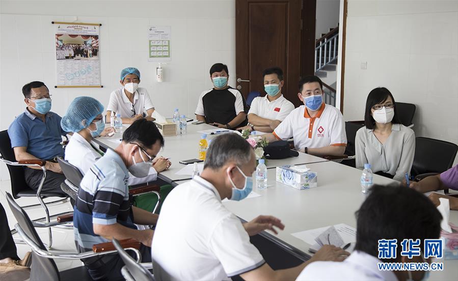 （國際疫情·圖文互動）（2）“工作忙碌又細致，經驗豐富又專業”——一名柬埔寨青年眼中的中國援柬抗疫醫療專家組