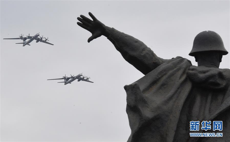 （国际）（2）俄罗斯举行胜利日空中阅兵彩排