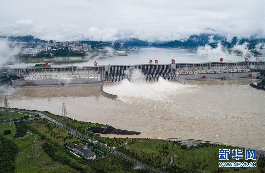 （环境）（1）三峡工程今年首次泄洪 近期或迎新一轮洪水