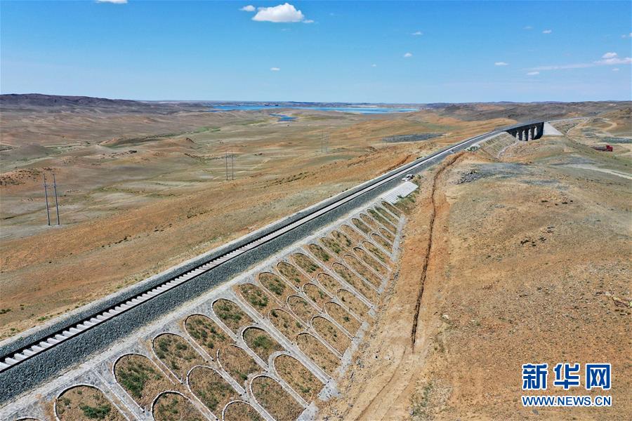 （经济）（2）阿富准铁路铺轨全线贯通 北疆铁路环线正式形成