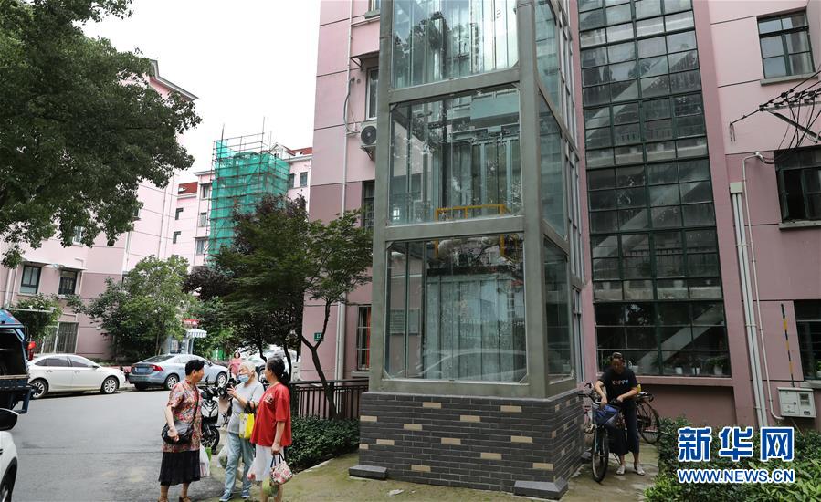 （图文互动）（4）20次协调会后，老小区终于装上新电梯——上海老旧小区改造见闻