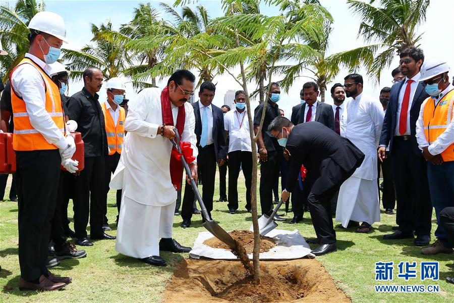 （国际）（1）斯里兰卡总理点赞科伦坡港口城建设