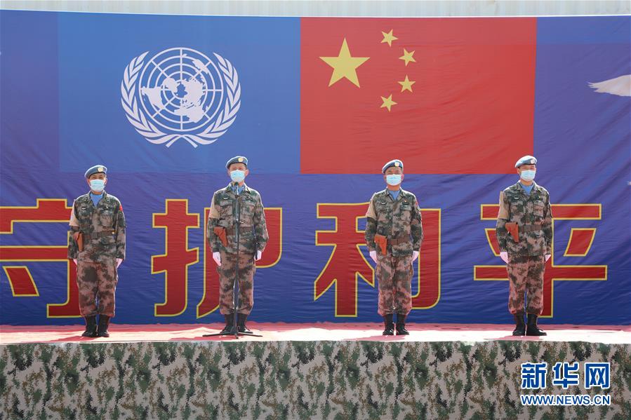 （國際）（3）中國赴蘇丹達爾富爾維和直升機分隊全體官兵榮獲聯合國“和平榮譽勳章”