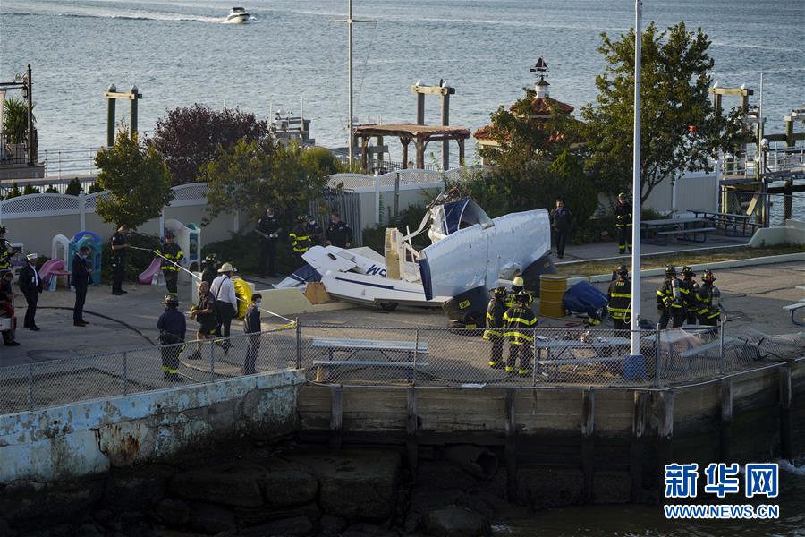 （國際）（3）美國紐約市一架水上飛機失事致1死2傷