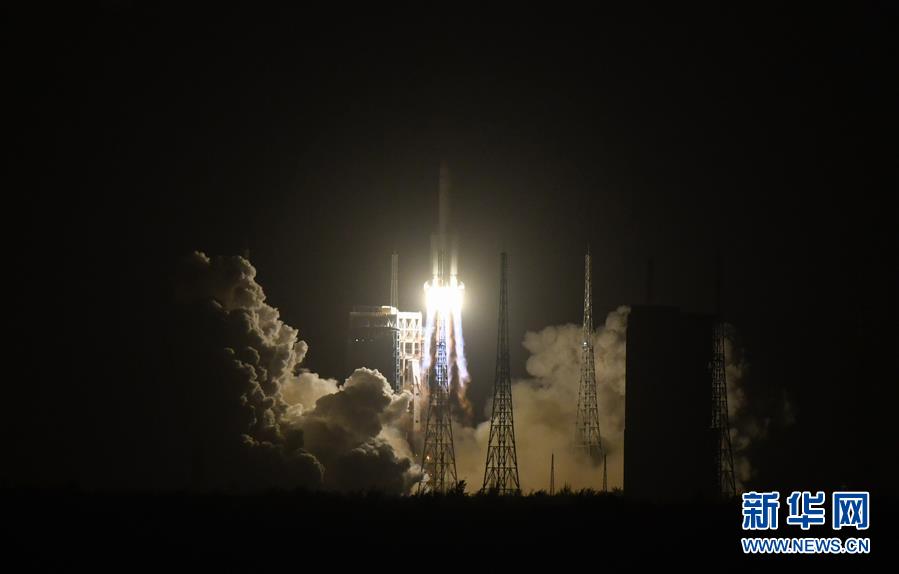 （嫦娥五號探月）（3）長徵五號遙五運載火箭將嫦娥五號探測器發射升空