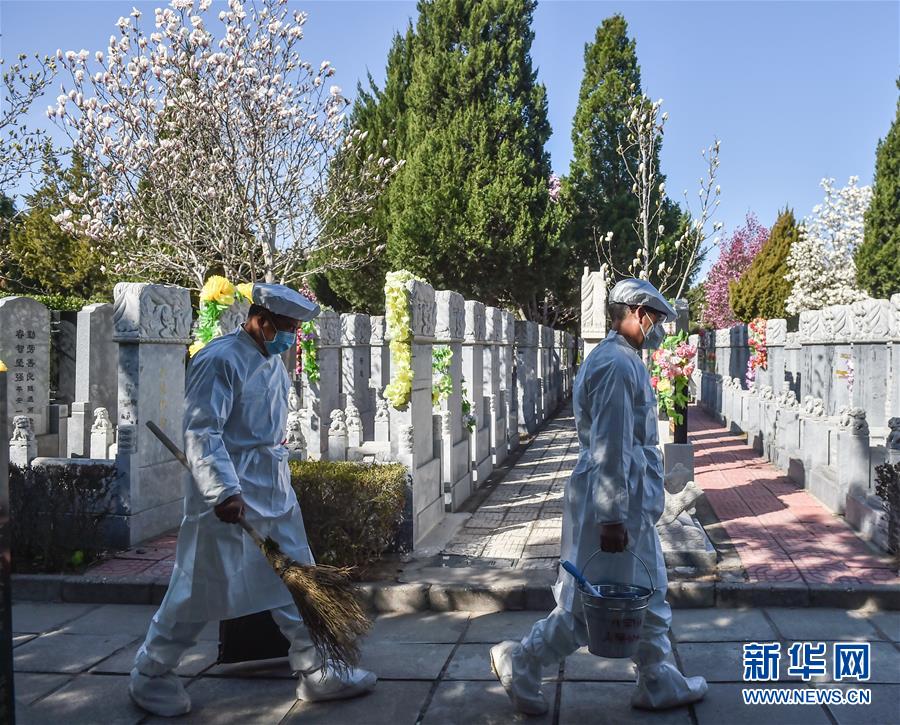 （社会）（4）清明节将至 北京提供代为祭扫服务