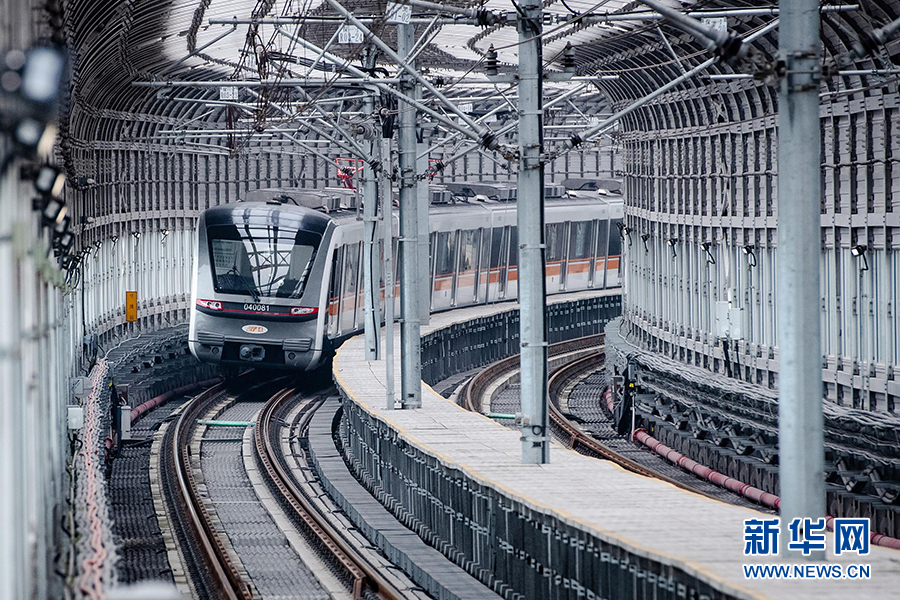 重庆轨道环线东北半环、四号线一期开通试运营