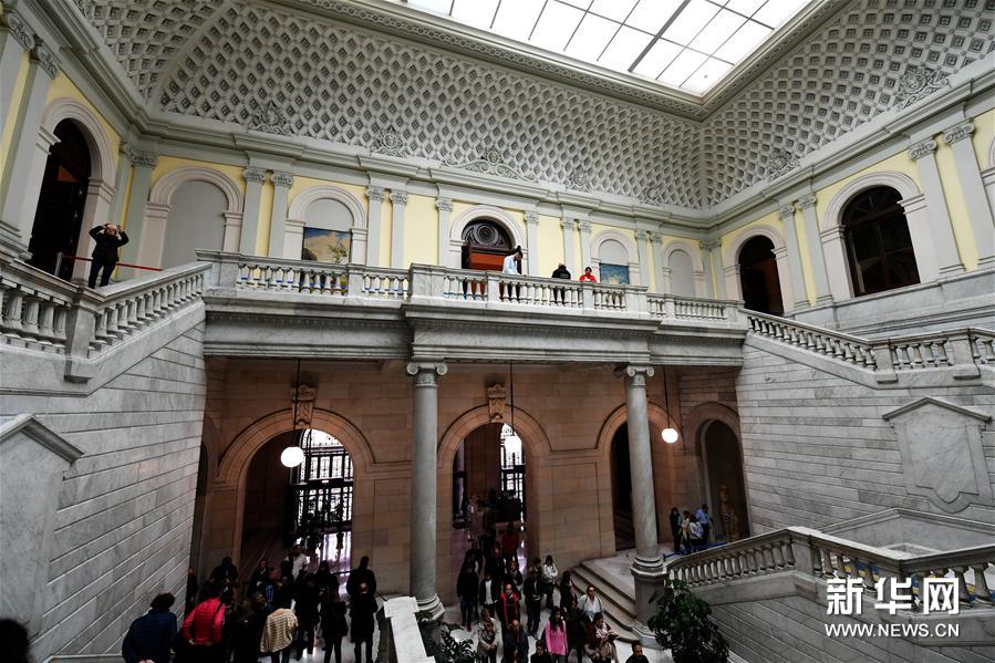 （新华视界）（3）西班牙国家图书馆迎来公众开放日