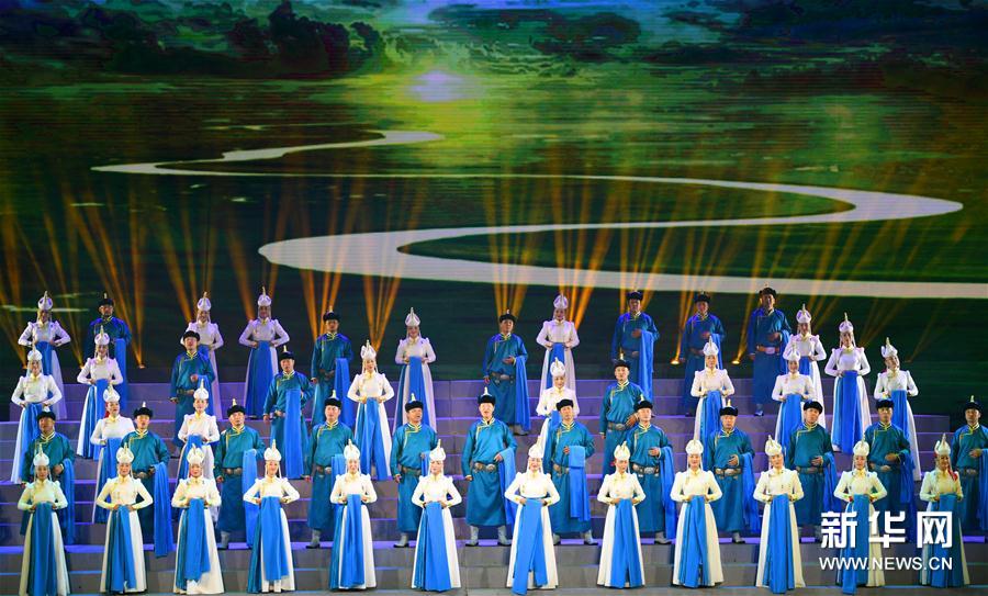 （文化）（2）第26届金鸡百花电影节在呼和浩特开幕
