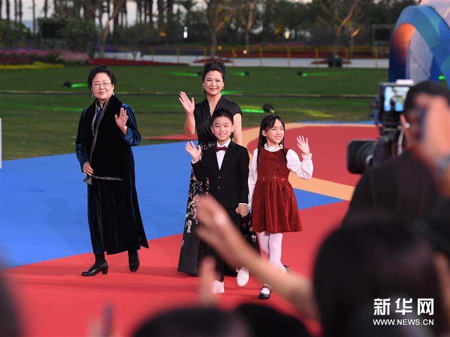（文化）（3）第28届中国金鸡百花电影节红毯仪式举行