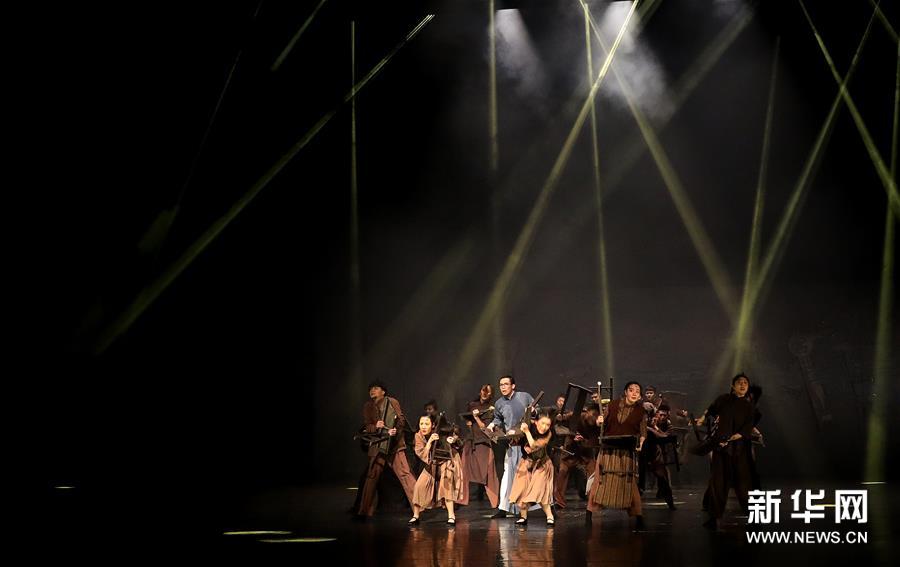 （文化）（2）第十二届中国舞蹈“荷花奖”入围舞剧《朱自清》在上海演出