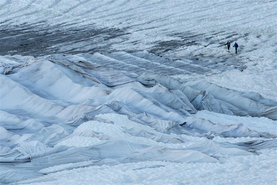 [9]（外代二线）冰融加剧　瑞士雪峰盖白毯