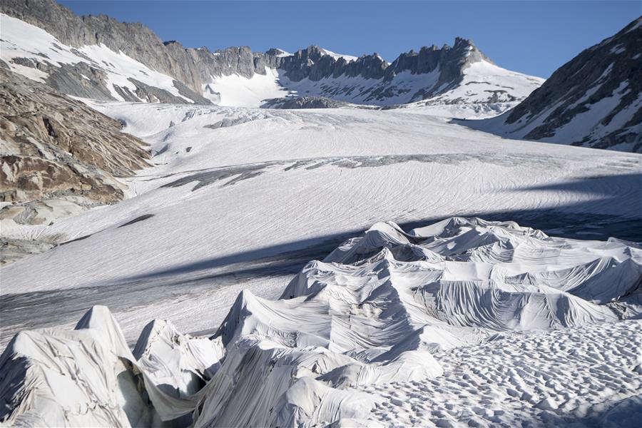 [1]（外代二线）冰融加剧　瑞士雪峰盖白毯