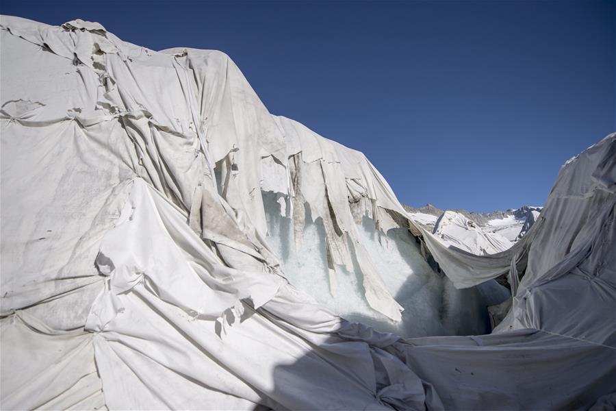 [10]（外代二线）冰融加剧　瑞士雪峰盖白毯
