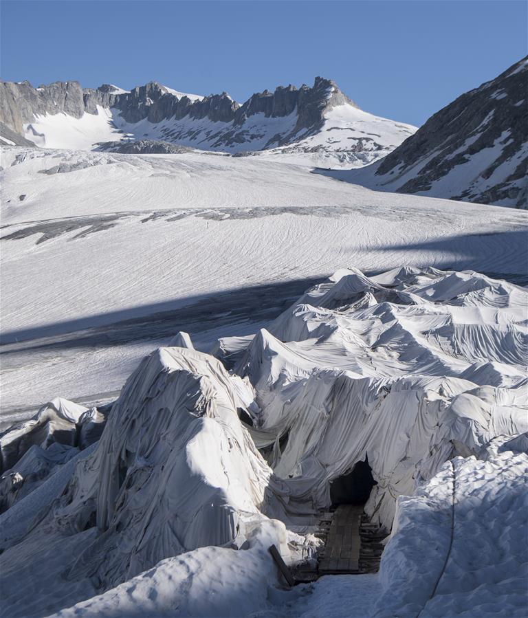 [3]（外代二线）冰融加剧　瑞士雪峰盖白毯