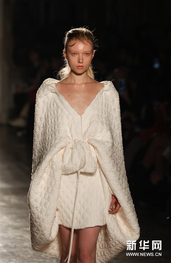 （新华视界）（2）米兰时装周：Alberto Zambelli品牌发布2019-20秋冬时装新品
