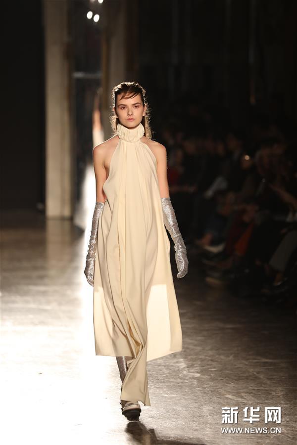 （新华视界）（3）米兰时装周：Alberto Zambelli品牌发布2019-20秋冬时装新品