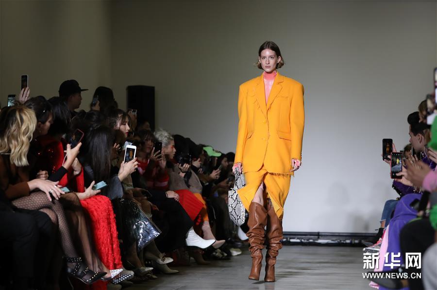 （新华视界）（6）米兰时装周：ANNAKIKI品牌发布秋冬新品