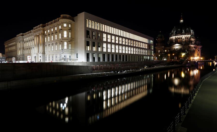 （外代二线）（4）柏林城市宫夜景