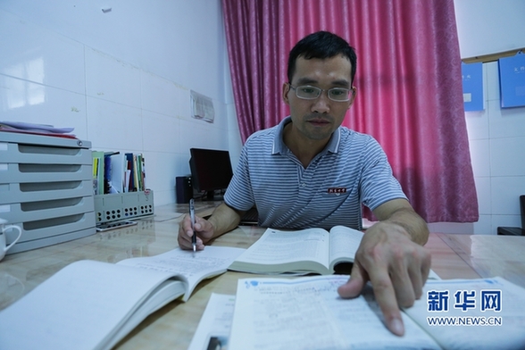 英语老师杜成露:240名西藏学生的 超级奶爸