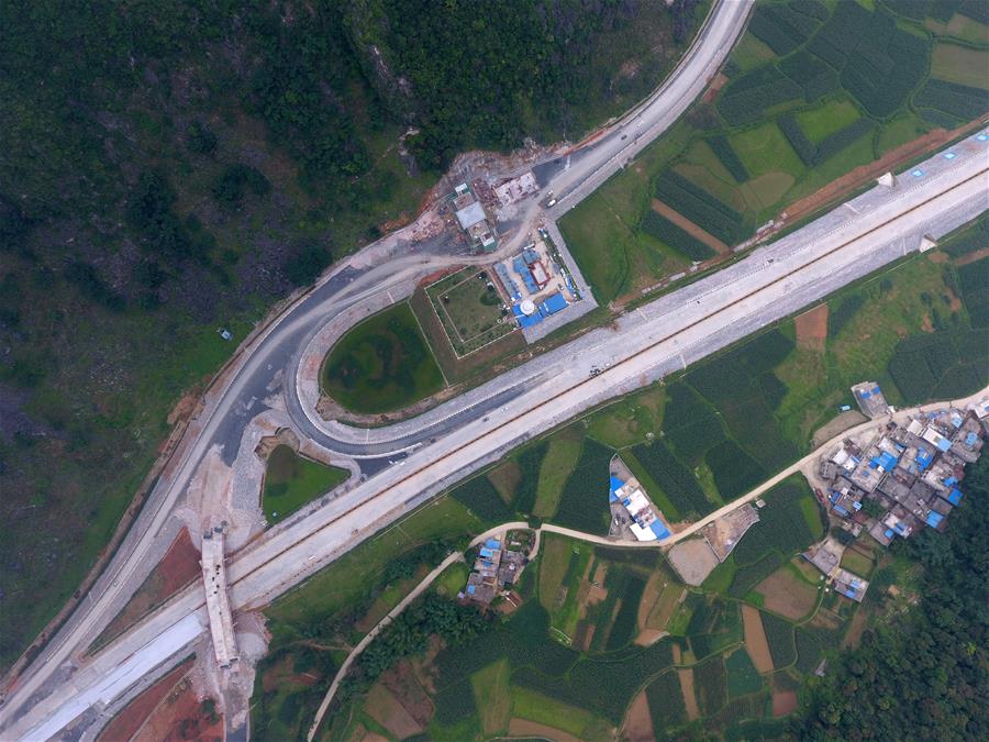 （经济）（2）中越边境靖西至龙邦高速公路有望年底通车