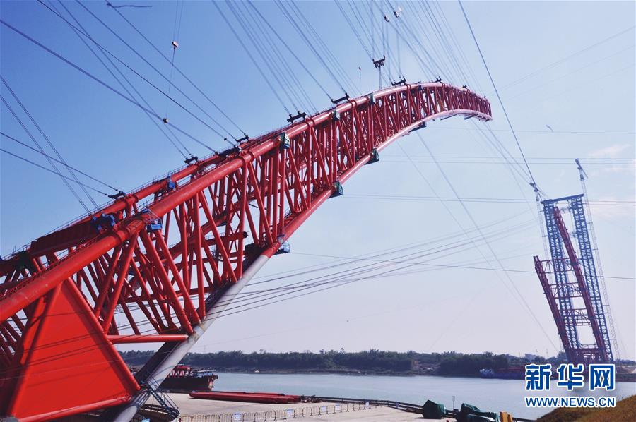 （经济）（2）广西平南三桥建设进展顺利