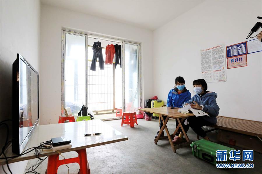 （社会）（4）广西融安：送网上门助贫困学子线上学习