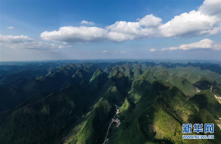 （天空之眼）（6）飞阅广西大化七百弄国家地质公园