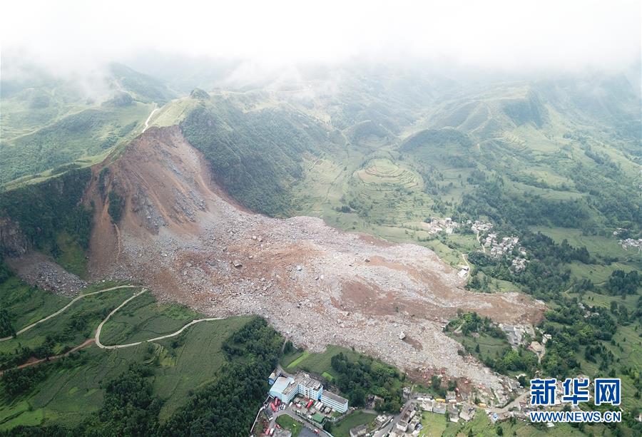 纳雍山体崩塌灾害现场已致17人死亡