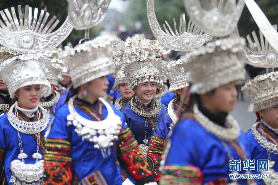 #（社会）（3）贵州丹寨：祭尤节上的多彩苗族盛装