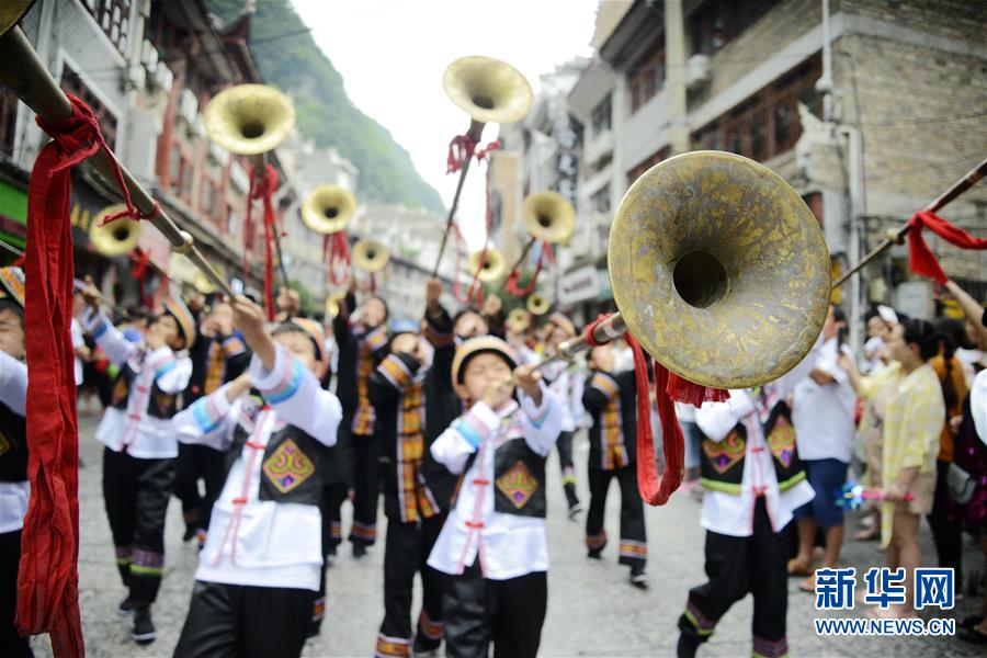 #（新华视界）（4）贵州镇远：赛龙舟文化节开幕 
