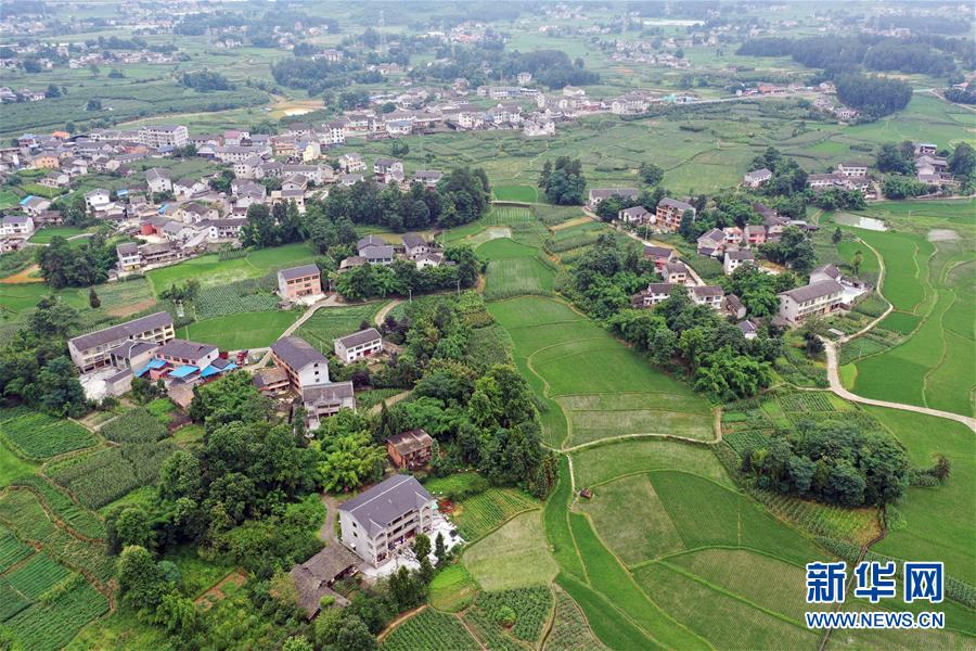 （新华视界）（5）贵州绥阳：俯瞰柔美乡村景致