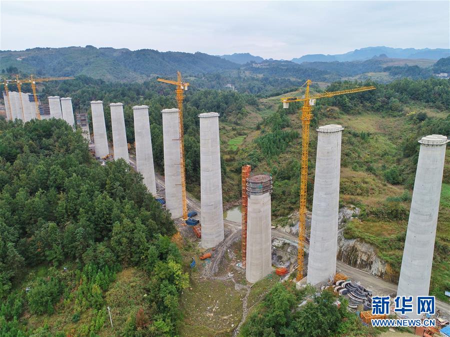 （新華視界）（2）貴南高鐵加緊建設施工