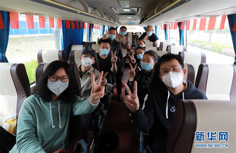 #（聚焦疫情防控）（1）雷神山醫院29名建設者啟程返回深圳
