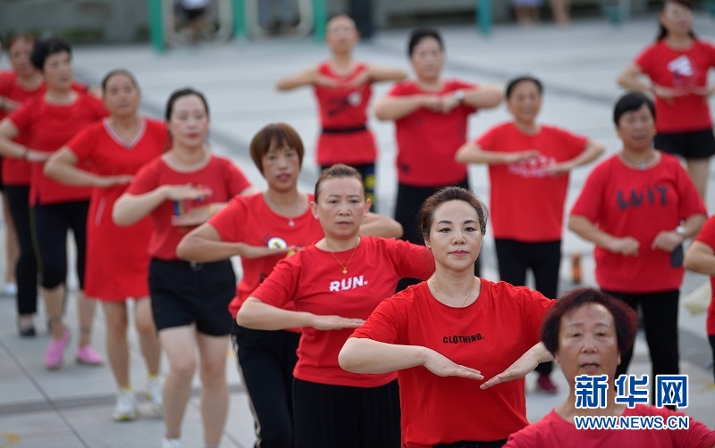 湖北恩施:广场舞掀起全民健身潮