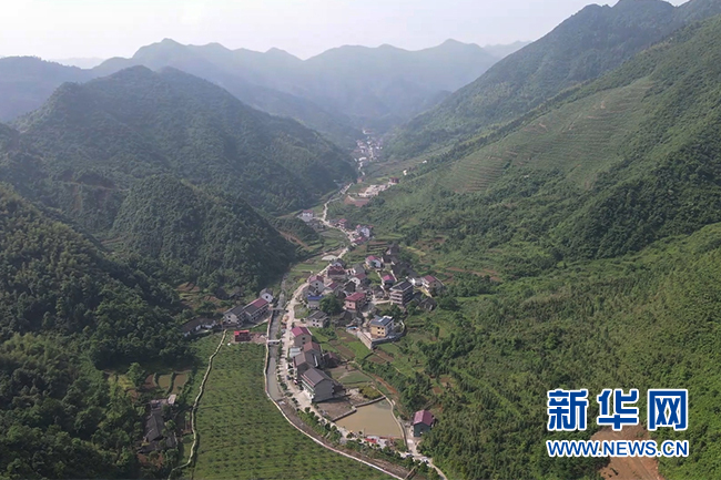 地处金龙山北麓腹地的新邵县坪上镇小河村.