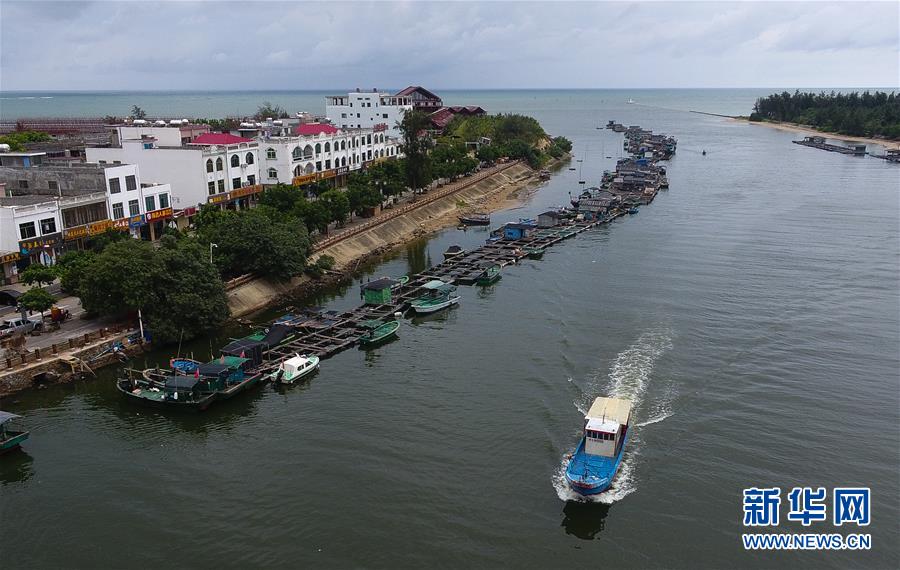 （环境）（1）海南：渔船回港避台风