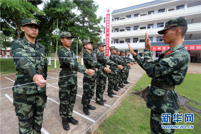 迈好军营第一步 海南武警新兵1400余名开训