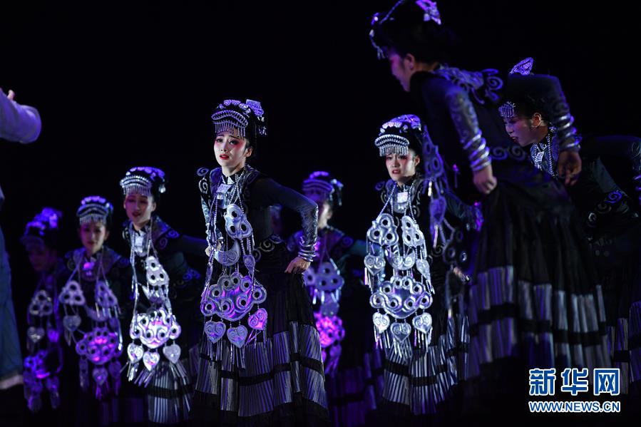 （文化）（1）第11届中国舞蹈“荷花奖”颁奖盛典在海口举行