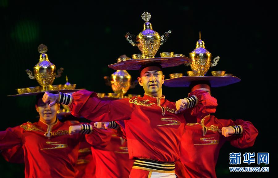 （文化）（2）第11届中国舞蹈“荷花奖”颁奖盛典在海口举行