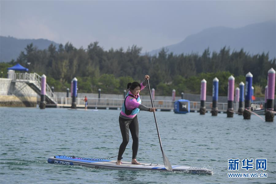 （体育）（1）第三届中国大学生桨板竞速挑战赛赛况
