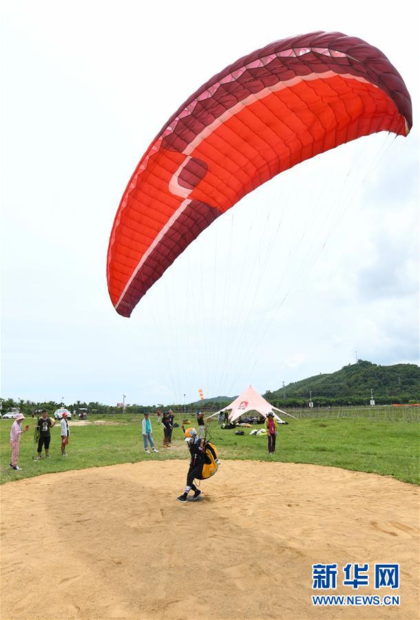 （体育）（3）2020年环海南岛飞行大赛滑翔伞定点赛开赛