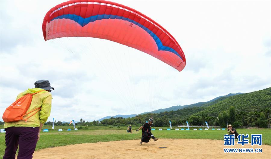 （体育）（5）2020年环海南岛飞行大赛滑翔伞定点赛开赛