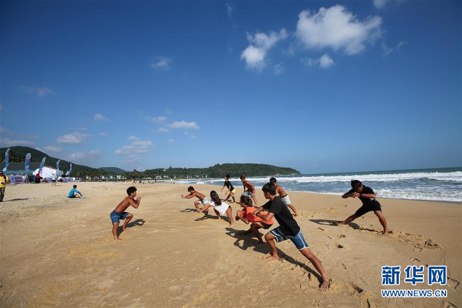 （体育）（9）冲浪——国家冲浪队在万宁举行开放日活动
