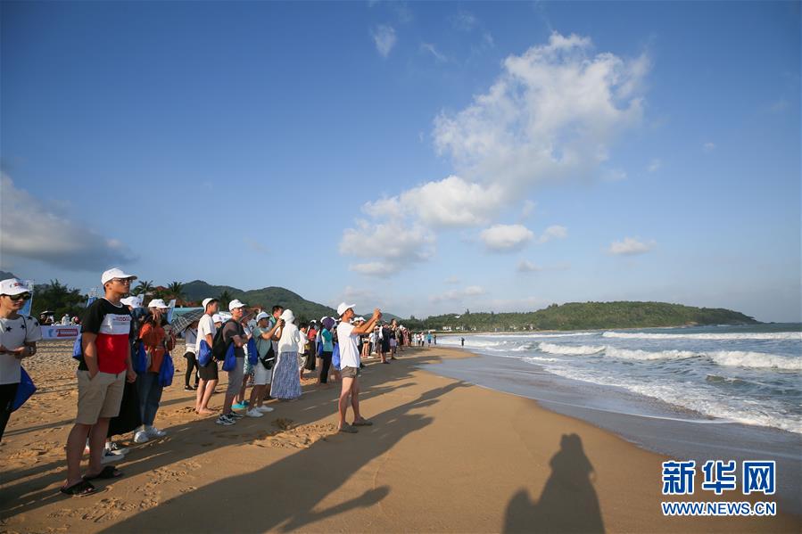 （体育）（10）冲浪——国家冲浪队在万宁举行开放日活动