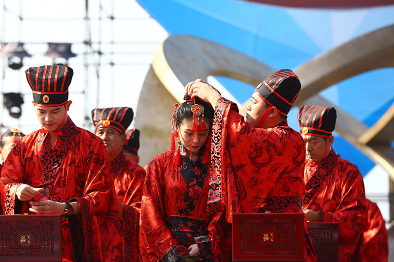 天涯海角国际婚庆节开幕 100夫妇举行汉式婚典