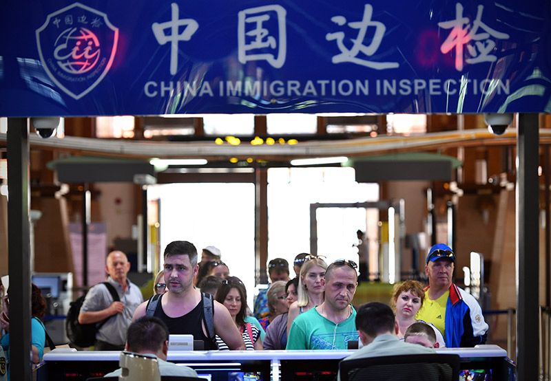海南59国免签政策满月 入境游客达2.4万人次