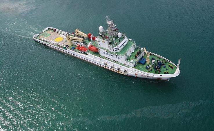 南海救助局首次进行南沙岛礁值守船员全员轮换