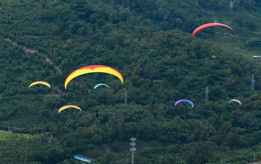 2020年环海南岛飞行大赛滑翔伞定点赛开赛