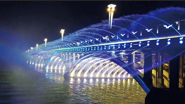 长春南湖大桥七彩音乐喷泉带您入“仙境”